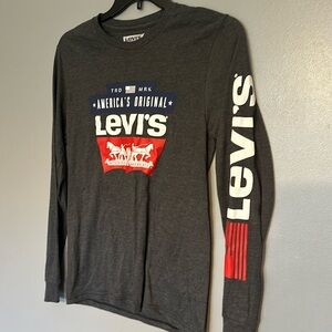 New with tags!! Long sleeve LEVI’S t shirt size SMALL
